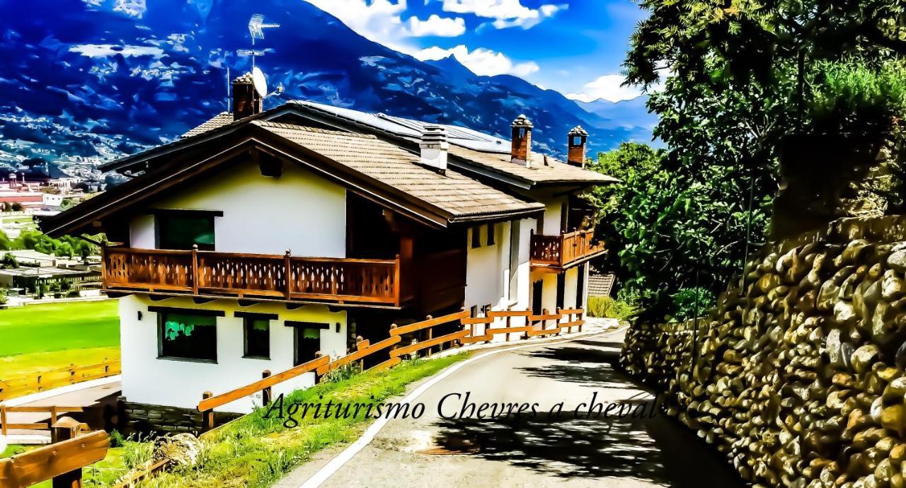 Agriturismo B&B Chèvres à Cheval Charvensod Exterior foto